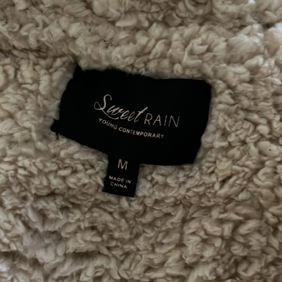 ‼️FINAL CLEARANCE ‼️NWT Sweet Rain - Jacket - Picture 4 of 11